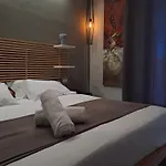 Bed 4*